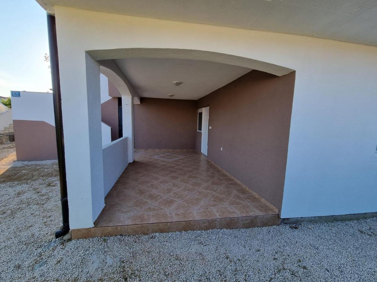 Apartments Ema Vir Exterior photo